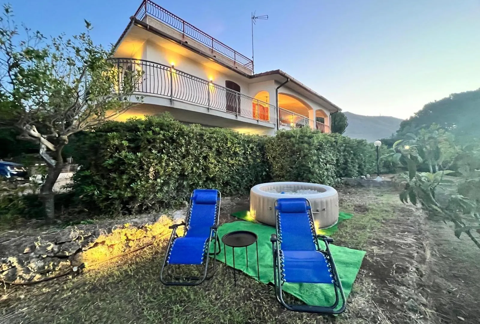 Villa La Terrazza Sul Mare Di トラビーア